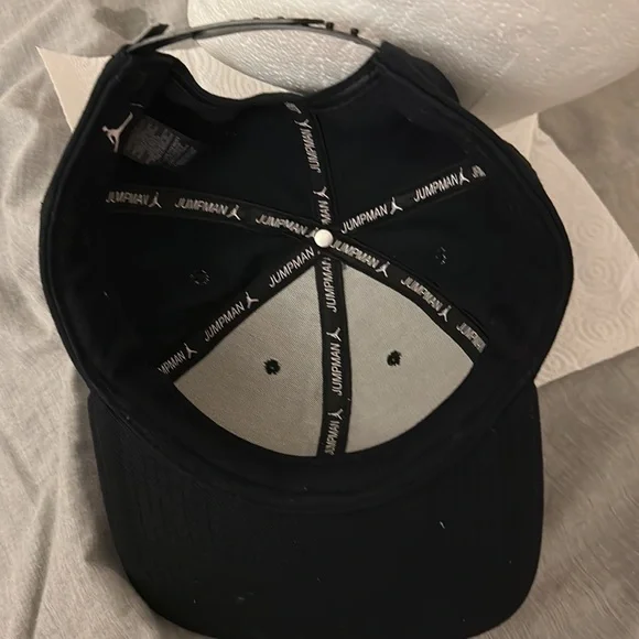 Jordan Mens Hat Black White Snapback Flat Brim Killer Bee Jumpman Wu Tang Cap - Picture 3 of 7